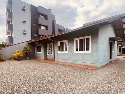 Casa em Santo Antônio, Joinville/SC de 160m² 4 quartos à venda por R$ 649.000,00