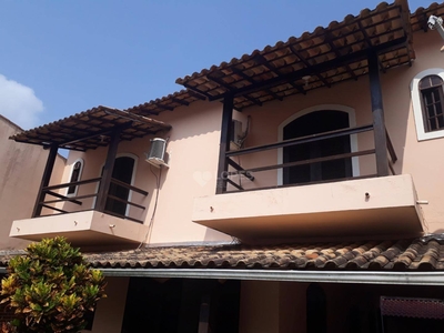 Casa em Serra Grande, Niterói/RJ de 247m² 4 quartos à venda por R$ 649.000,00