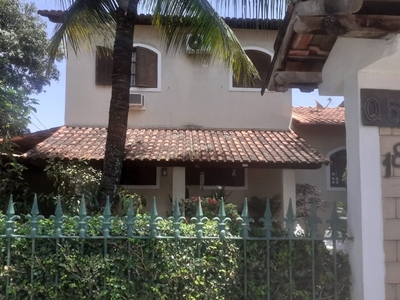 Casa em Serra Grande, Niterói/RJ de 360m² 4 quartos à venda por R$ 729.000,00