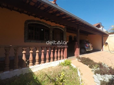 Casa em Serrano, Belo Horizonte/MG de 267m² 4 quartos à venda por R$ 699.000,00