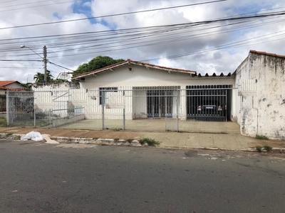 Casa em Setor Coimbra, Goiânia/GO de 400m² 2 quartos à venda por R$ 559.000,00