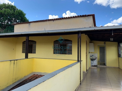 Casa em São João Batista (Venda Nova), Belo Horizonte/MG de 180m² 3 quartos à venda por R$ 297.000,00