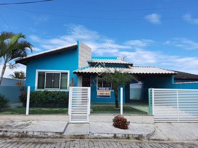 Casa em São Mateus, São Pedro Da Aldeia/RJ de 122m² 3 quartos à venda por R$ 484.000,00