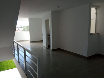Casa em São Pedro, Juiz de Fora/MG de 250m² 3 quartos à venda por R$ 649.000,00