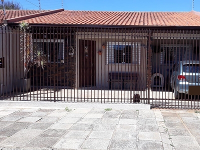 Casa em Uvaranas, Ponta Grossa/PR de 71m² 3 quartos à venda por R$ 291.000,00