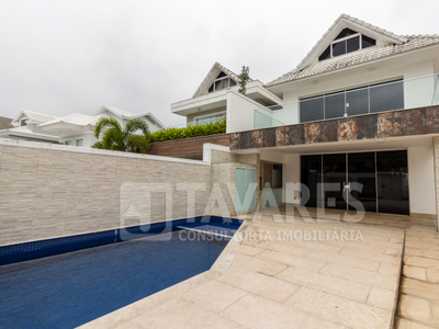 Casa em Vargem Grande, Rio de Janeiro/RJ de 230m² 5 quartos à venda por R$ 2.689.000,00
