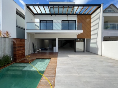 Casa em Vargem Grande, Rio de Janeiro/RJ de 400m² 6 quartos à venda por R$ 3.399.000,00