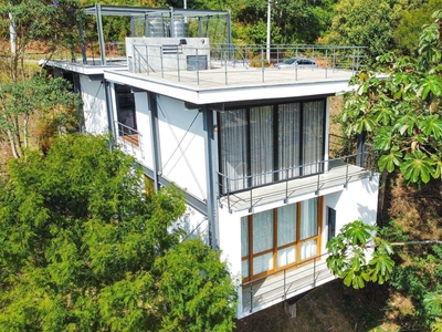 Casa em Vargem Grande, Teresópolis/RJ de 210m² 3 quartos à venda por R$ 1.198.000,00