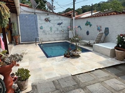 Casa em Várzea das Moças, São Gonçalo/RJ de 114m² 3 quartos à venda por R$ 549.000,00