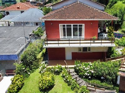 Casa em Várzea, Teresópolis/RJ de 112m² 3 quartos à venda por R$ 789.000,00