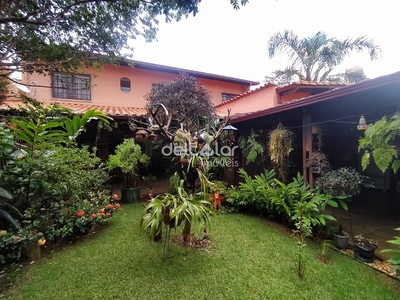 Casa em Vila Cloris, Belo Horizonte/MG de 287m² 5 quartos à venda por R$ 989.000,00