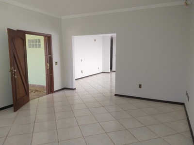 Casa em Vila Coralina, Bauru/SP de 360m² 3 quartos à venda por R$ 790.000,00 ou para locação R$ 3.200,00/mes
