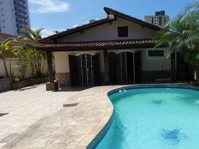 Casa em Vila Tupi, Praia Grande/SP de 200m² 4 quartos à venda por R$ 959.000,00