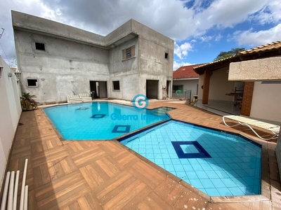 Casa em Zona 20, Maringá/PR de 240m² 5 quartos à venda por R$ 1.249.000,00