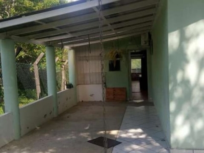 Casa para Locação em Balneário Camboriú, Praia do Estaleiro, 2 dormitórios, 1 banheiro, 1 vaga