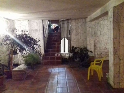Casa térrea a venda no Jaguaré com 4 dormitórios 2 banheiros e 4 vagas de garagem.