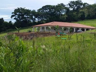 Fazenda em Parque Flamboyant, Amparo/SP de 300m² 4 quartos à venda por R$ 779.000,00
