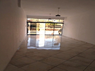 Sala em Centro, Taubaté/SP de 50m² para locação R$ 2.000,00/mes