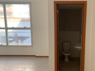 Sala em Icaraí, Niterói/RJ de 30m² à venda por R$ 130.000,00 ou para locação R$ 750,00/mes