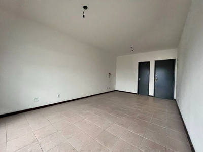 Sala em Itaipu, Niterói/RJ de 61m² à venda por R$ 129.000,00