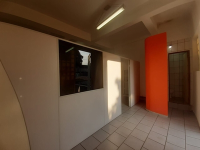 Salão em Imóvel Pedregulhal, Mogi Guaçu/SP de 60m² para locação R$ 1.000,00/mes