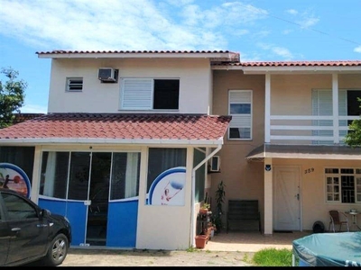 Sobrado em Centro, Florianópolis/SC de 150m² 4 quartos à venda por R$ 679.000,00
