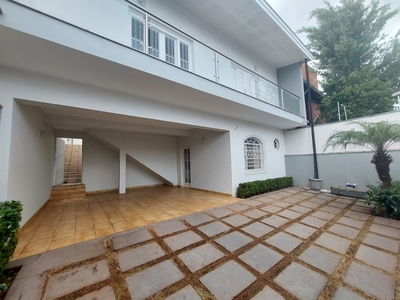 Sobrado em Centro, Mogi Guaçu/SP de 244m² 3 quartos à venda por R$ 639.000,00