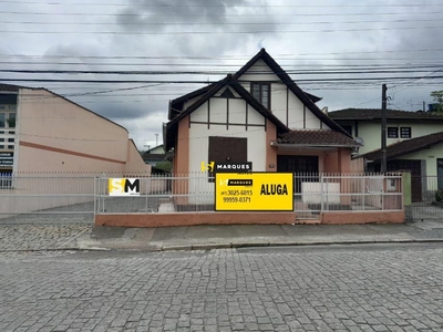 Sobrado em Floresta, Joinville/SC de 80m² 3 quartos para locação R$ 2.000,00/mes