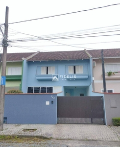 Sobrado em Glória, Joinville/SC de 135m² 3 quartos à venda por R$ 564.000,00