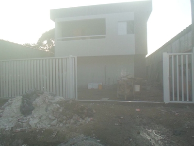 Sobrado em Japuí, São Vicente/SP de 55m² 2 quartos à venda por R$ 249.000,00