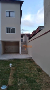 Sobrado em Jardim Pinheirinho, Itaquaquecetuba/SP de 150m² 2 quartos à venda por R$ 359.000,00