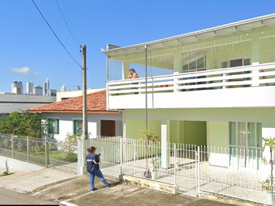 Sobrado em Nações, Balneário Camboriú/SC de 250m² 6 quartos à venda por R$ 1.699.000,00