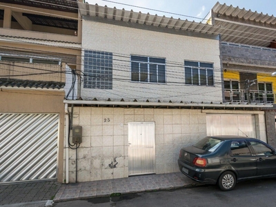 Sobrado em Parque Fluminense, Duque de Caxias/RJ de 230m² 3 quartos à venda por R$ 379.000,00