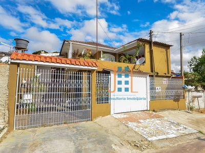 Sobrado em Pinheirinho, Curitiba/PR de 195m² 2 quartos à venda por R$ 309.000,00