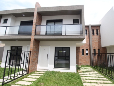 Sobrado em Uberaba, Curitiba/PR de 108m² 3 quartos à venda por R$ 599.000,00