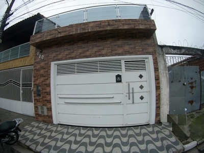 Sobrado em Vila Amorim, Suzano/SP de 150m² 4 quartos à venda por R$ 464.000,00