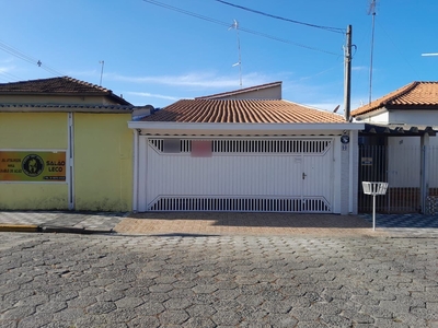 Sobrado em Vila Pinheiro, Jacareí/SP de 116m² 4 quartos à venda por R$ 559.000,00