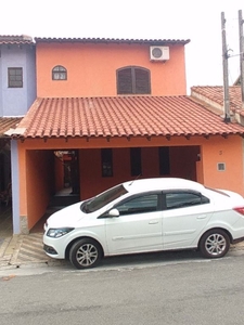 Sobrado em Vila Urupês, Suzano/SP de 218m² 3 quartos à venda por R$ 599.000,00