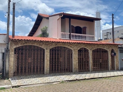 Sobrado em Vila Urupês, Suzano/SP de 270m² 3 quartos à venda por R$ 619.000,00