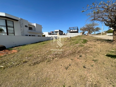 Terreno em Centro, Atibaia/SP de 728m² à venda por R$ 648.000,00