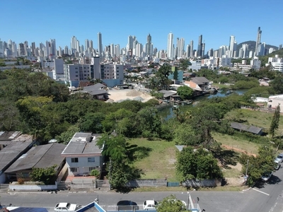 Terreno em Jardim Iate Clube, Balneário Camboriú/SC de 912m² à venda por R$ 1.359.000,00