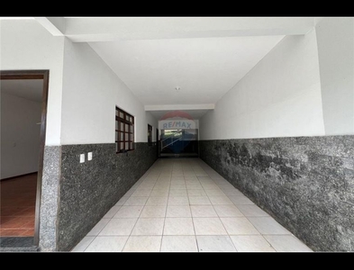 Casa no Bairro Salto Norte em Blumenau com 6 Dormitórios (1 suíte) e 379 m²