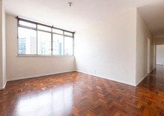 APARTAMENTO no 4º andar com 3 dormitórios e 1 garagem