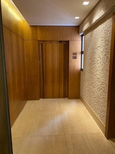 Apartamento com 4 quartos à venda, 220.0m²