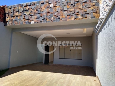 Casa com 3 quartos à venda, 124.0m²