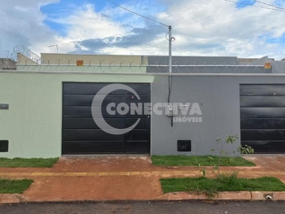 Casa com 3 quartos à venda, 174.0m²