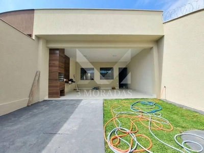 Casa com 3 quartos à venda, 180.0m²