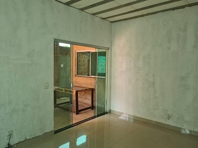 Casa com 3 quartos à venda, 250.0m²