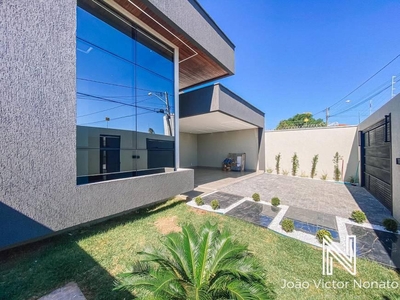 Casa com 3 quartos à venda, 360.0m²