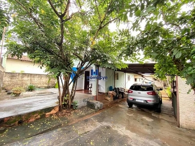 Casa com 3 quartos à venda, 453.0m²